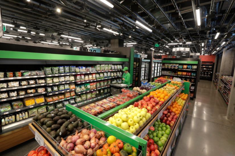 Amazon opens its first cashierless supermarket in Seattle